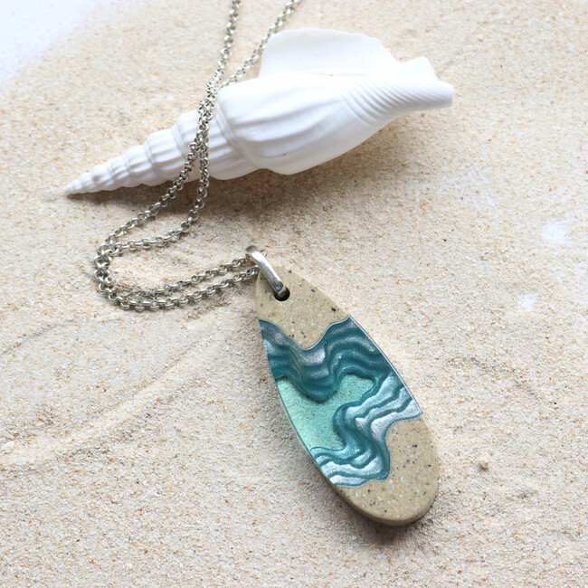 Light blue pendant necklace with shell